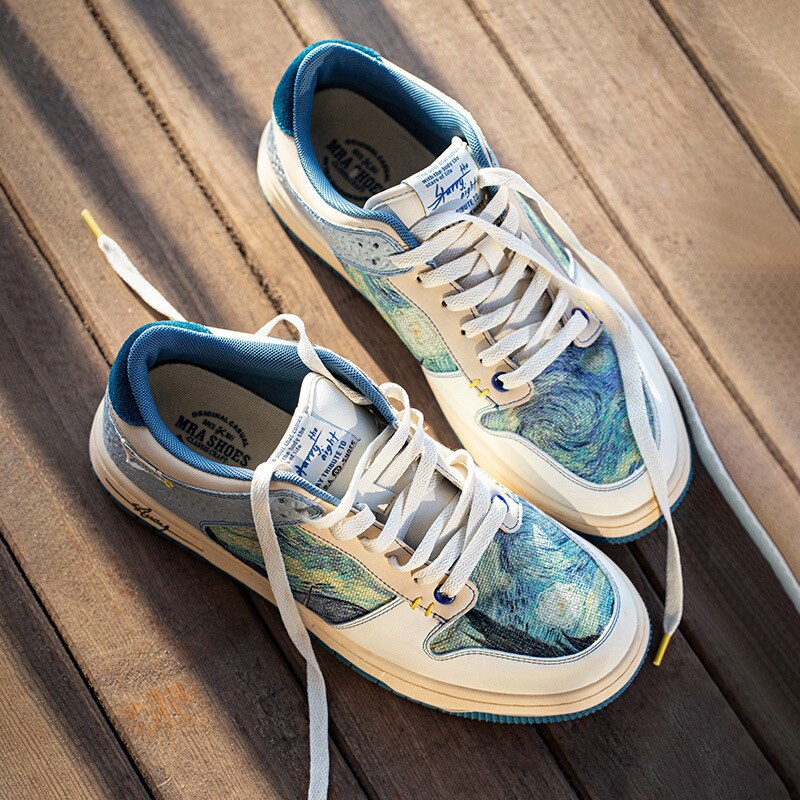 Van Gogh Sternennacht inspirierte Sneakers 